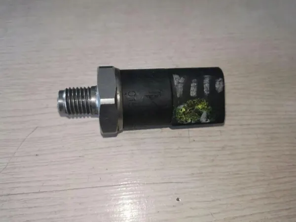 Bränsletrycksensor OEM 0281002239 för Mercedes E W211 image 2