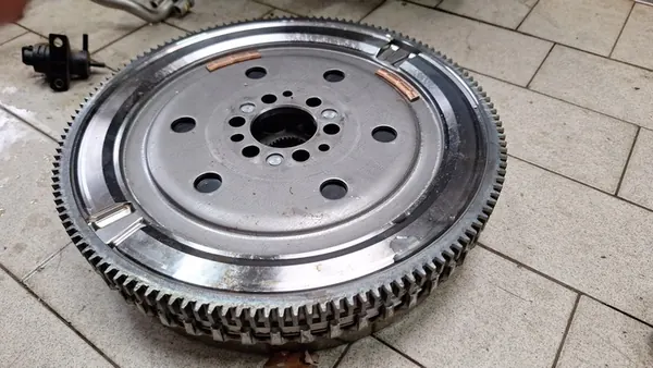 Volante de Dupla Massa Renault Captur II 1.3 TCE image 3