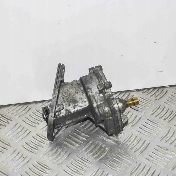 Imupumppu VW CRAFTER 30-50 2.5L 2009 OEM 075145100 image 3