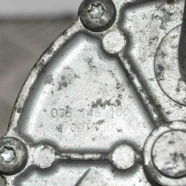 Imupumppu VW CRAFTER 30-50 2.5L 2009 OEM 075145100 image 4