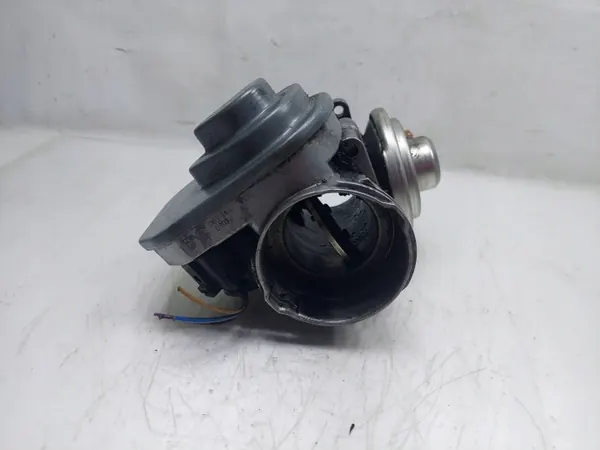Corps de papillon OEM 038128063M pour VW Touran 1.9/2.0 TDI image 3