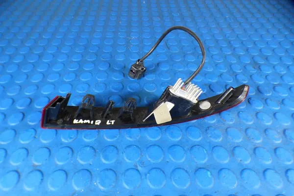 Lámpara reflectante LED trasera izquierda Skoda Kamiq image 2