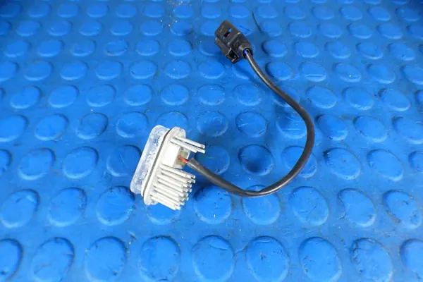 Lámpara reflectante LED trasera izquierda Skoda Kamiq image 7