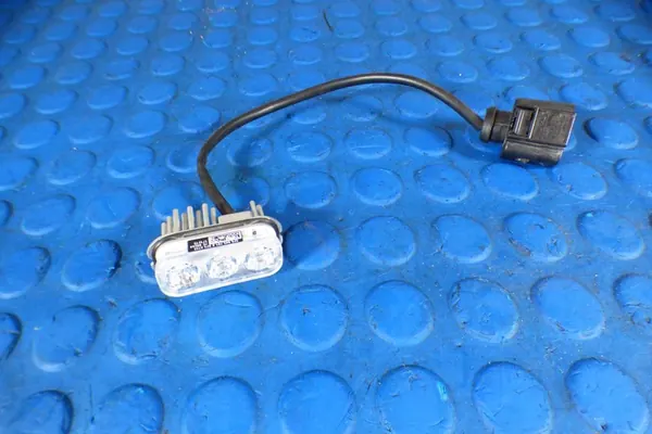 Lámpara reflectante LED trasera izquierda Skoda Kamiq image 8