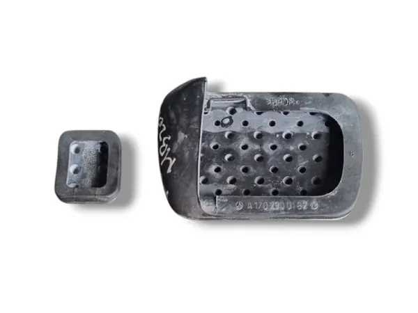 Pedalcover Mercedes-Benz C W204 facelift 2011 A1702900182 image 2