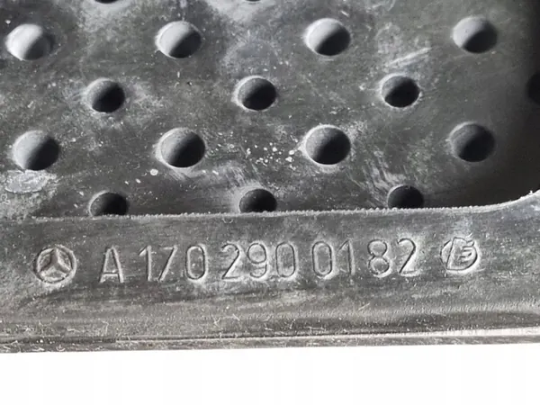 Pedalcover Mercedes-Benz C W204 facelift 2011 A1702900182 image 3