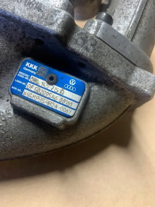 Turboanslutningsrör VW Transporter T5 T6 2.0 TDI OEM image 2