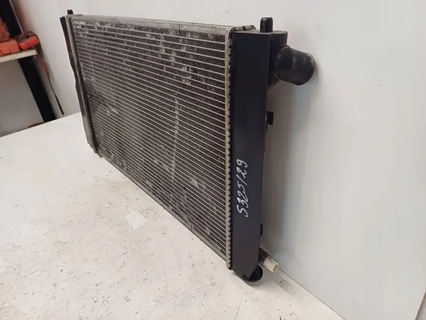 TOYOTA AVENSIS 2 II 03- Radiador de agua 64647A image 4