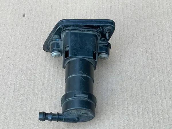 Audi A4 oikea ajovalopesuri OEM 8E0955102C image 3