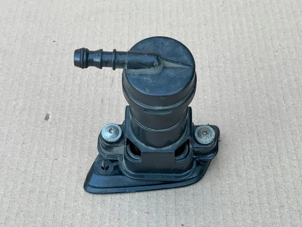 Audi A4 oikea ajovalopesuri OEM 8E0955102C image 4
