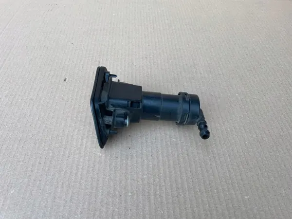 Audi A4 oikea ajovalopesuri OEM 8E0955102C image 6