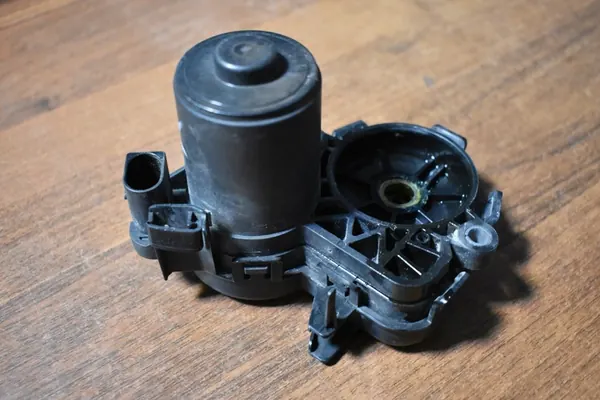 Oikean puolen käsijarrumoottori Mercedes W253 GLC A2534230800 image 3