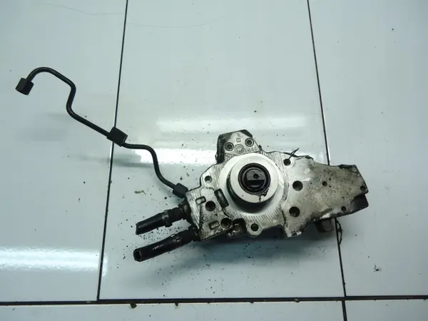 Mercedes-Benz OEM A6480700001 Einspritzpumpe Gebraucht image 3