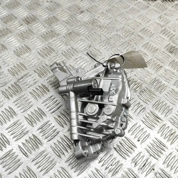 Bomba de aceite Volvo OEM 32298530 para XC40 2.0L image 4
