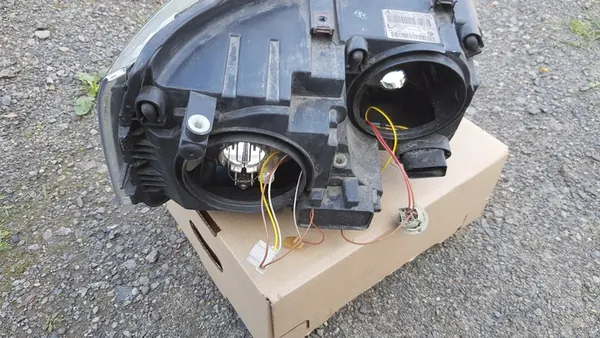 VW T5 7E1 LIFT Farol Direito OEM 7E1941015D image 5