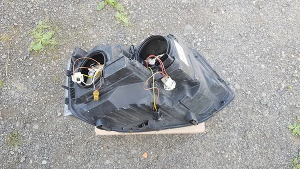 VW T5 7E1 LIFT Farol Direito OEM 7E1941015D image 7