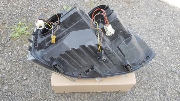 VW T5 7E1 LIFT Farol Direito OEM 7E1941015D image 8