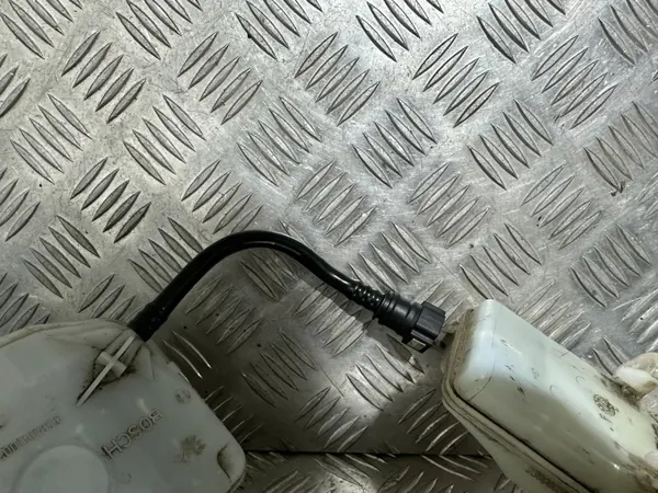 Bromsvätskebehållare PEUGEOT 308 T7 OEM image 3