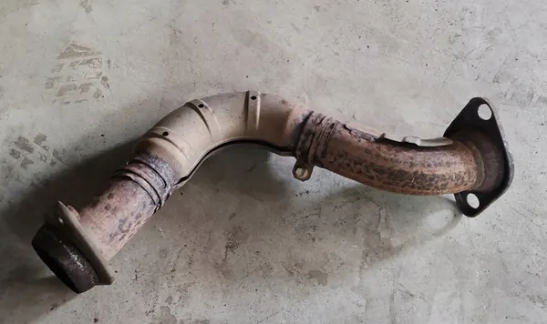 Coude de tuyau d'échappement 1.6 Sport Suzuki Swift MK7 10-16 image 3