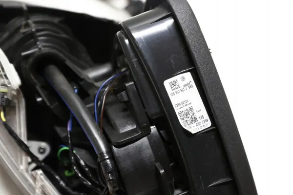 VW ID4 vänster spegel OEM 10B 857 501 - Begagnad image 5
