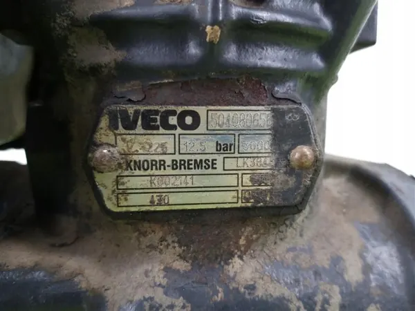 Iveco Euro Cargo Luftkompressor OEM 504080656 image 2