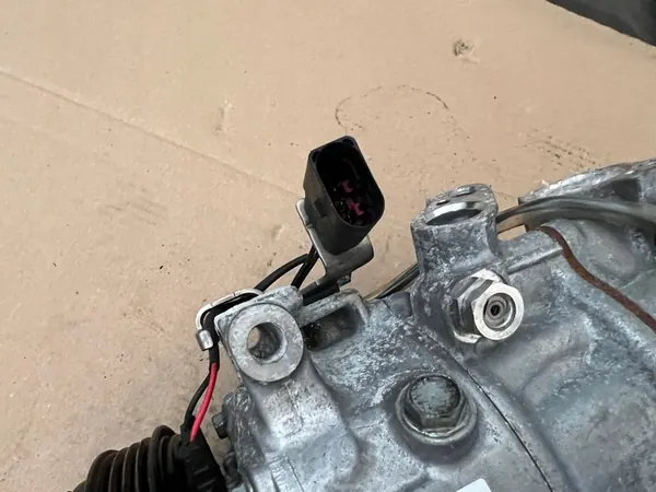 Compressore Aria Condizionata AUDI A5 A6 A4 image 3