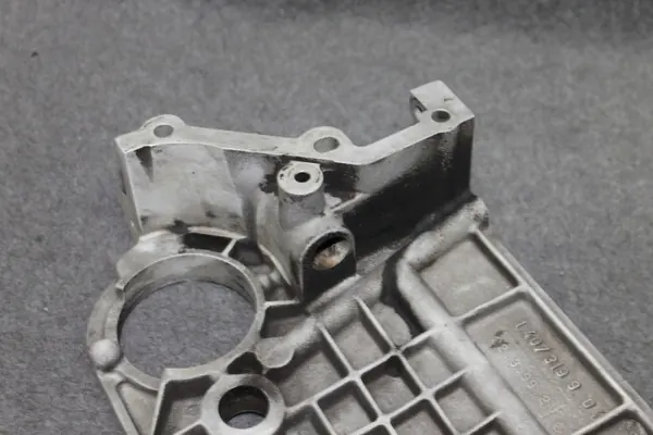 BMW OEM 1407319 Distributiedeksel voor S62B50 Motor image 6