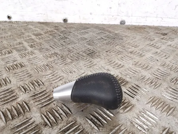 Pommeau de levier Mitsubishi Outlander OEM FBZ10852 image 2