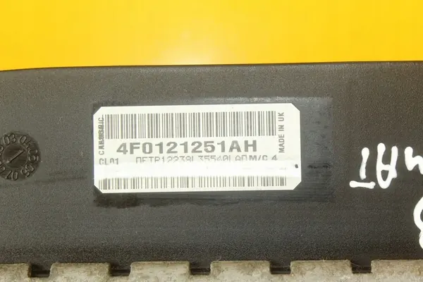 Radiador de Agua Audi A6 C6 4.2 B Automático OEM 4F0121251AH image 2