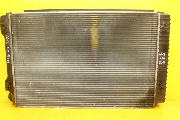 Radiador de Agua Audi A6 C6 4.2 B Automático OEM 4F0121251AH image 7