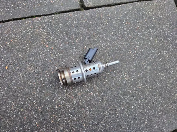 Injecteur AdBlue CITROEN PEUGEOT TOYOTA OPEL image 1