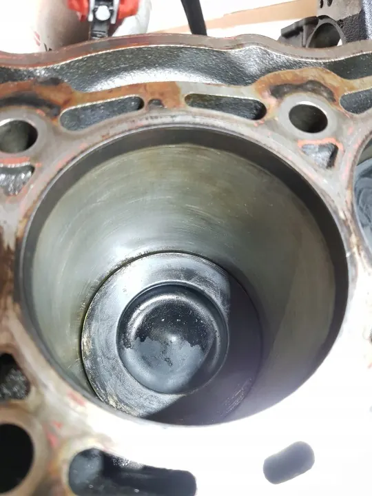 Moottorin alaosa kampiakseli männät OEM image 9