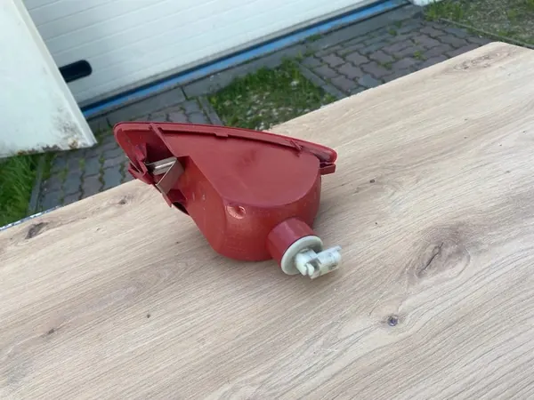 Lanterna de neblina traseira direita Clio III Lift 8200776054 image 3