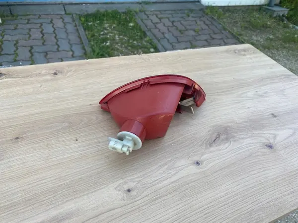 Lanterna de neblina traseira direita Clio III Lift 8200776054 image 4