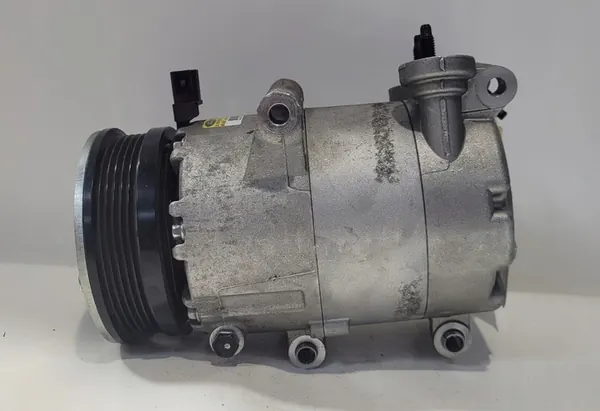 Compresor de Aire Acondicionado Ford BV6N-19D629-BF image 2
