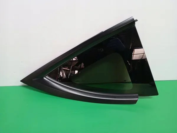 Tesla Model Y rechte hintere Seitenscheibe OEM 1621161-00-B image 2