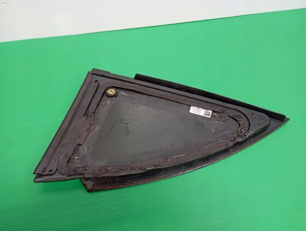 Tesla Model Y rechte hintere Seitenscheibe OEM 1621161-00-B image 3