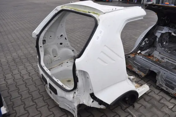 Suzuki OE 415895 Taka lokasuoja neljännespaneeli image 2
