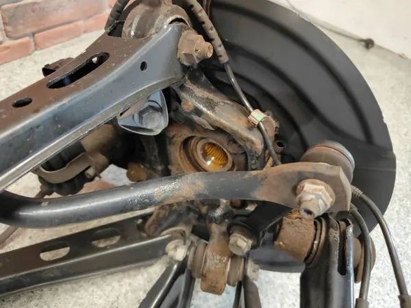 OEM 6857983 Hinterachsschwinge für BMW X3/X4 image 3
