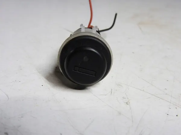 Isqueiro Kia Ceed I Lift SW 09-12 OEM FLS8286 image 2