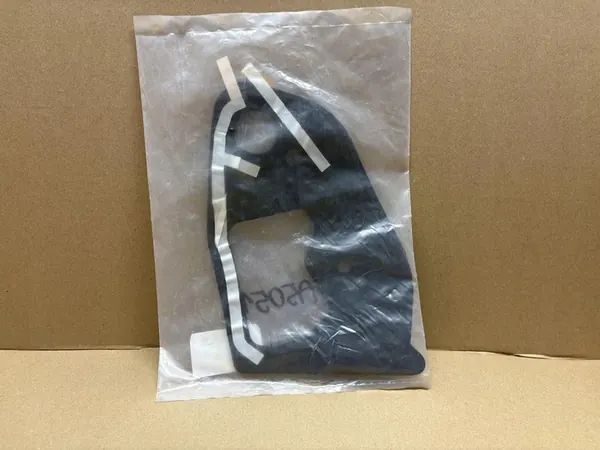 JOINT LAMPE ARRIÈRE GAUCHE TOYOTA YARIS II 81564-0D120 image 2