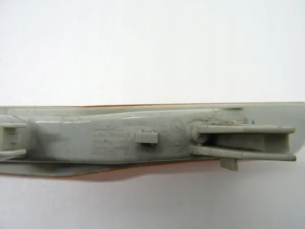OEM 68319390AA Moldura Para-choques Dianteiro Direito Challenger image 3