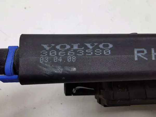 Volvo S80 2008 Right Side Headlight Washer Nozzle OEM image 7