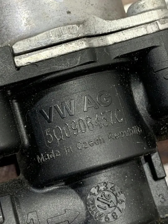Pompe à eau Cupra Formentor OEM 5Q0906457C - Occasion image 3