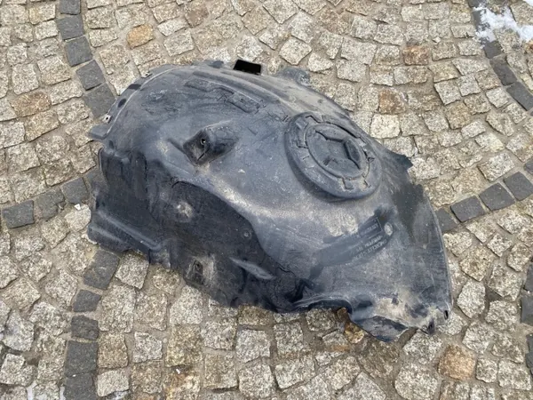 Mercedes 247 GLA GLB Höger Framskärm OEM 2478840200 image 2