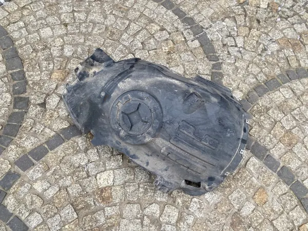 Mercedes 247 GLA GLB Höger Framskärm OEM 2478840200 image 3