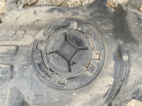 Mercedes 247 GLA GLB Höger Framskärm OEM 2478840200 image 5