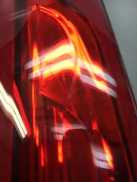 Luz trasera izquierda Volvo XC60 image 3