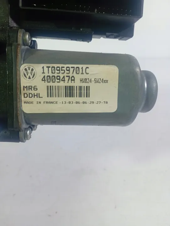 VW Touran Voorste Linker Raam Motor OE 1T0959701C image 5