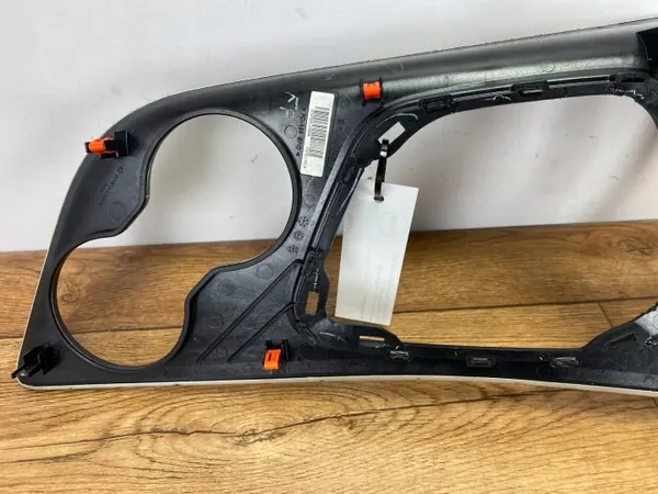 Cadre de console centrale OEM 6TD511X8AAPINYA Dodge Challenger image 5